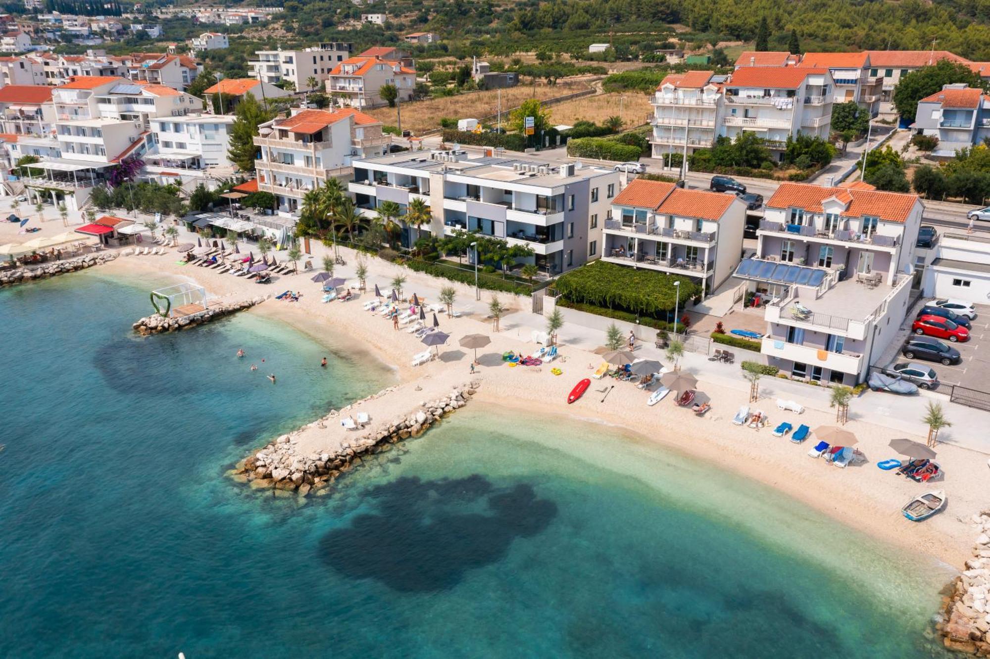 Seaside Luxury Suites Подстрана Экстерьер фото