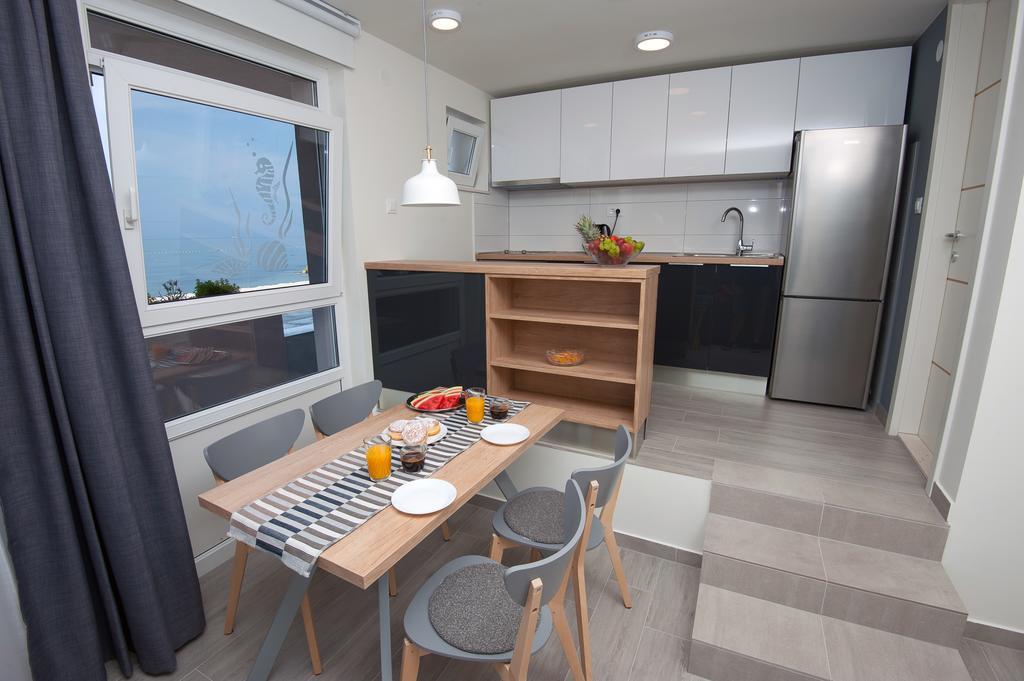 Seaside Luxury Suites Подстрана Экстерьер фото