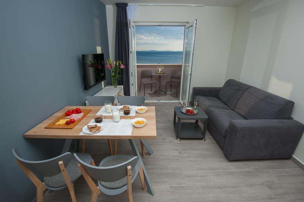 Seaside Luxury Suites Подстрана Экстерьер фото