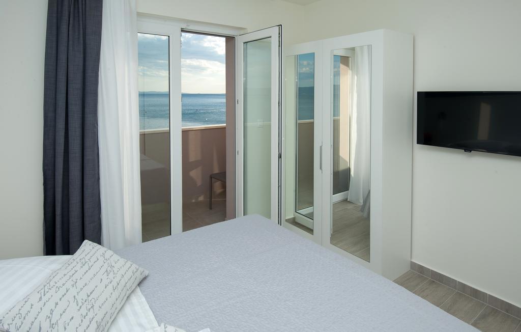 Seaside Luxury Suites Подстрана Экстерьер фото
