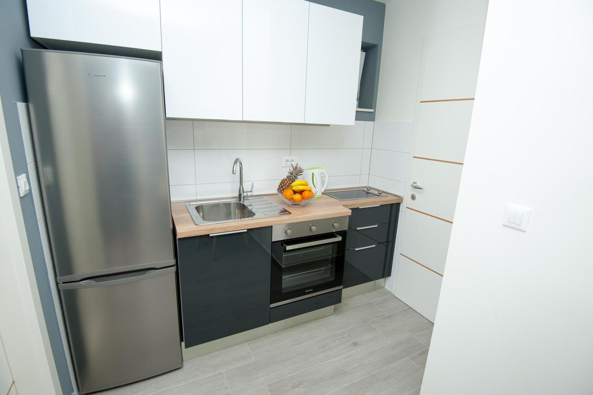 Seaside Luxury Suites Подстрана Экстерьер фото