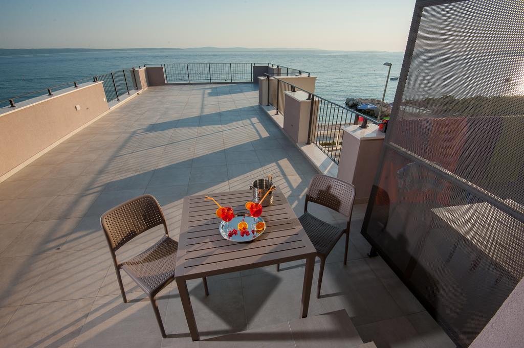 Seaside Luxury Suites Подстрана Экстерьер фото