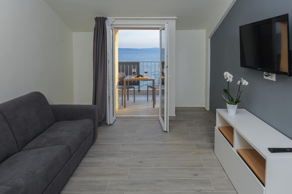 Seaside Luxury Suites Подстрана Экстерьер фото