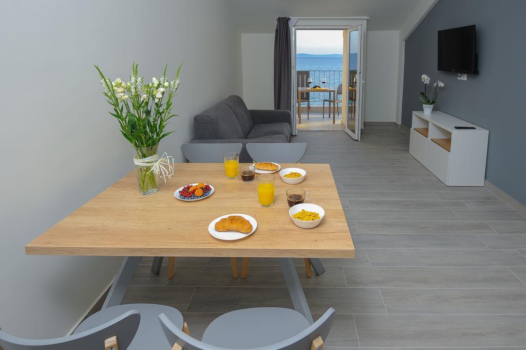 Seaside Luxury Suites Подстрана Экстерьер фото